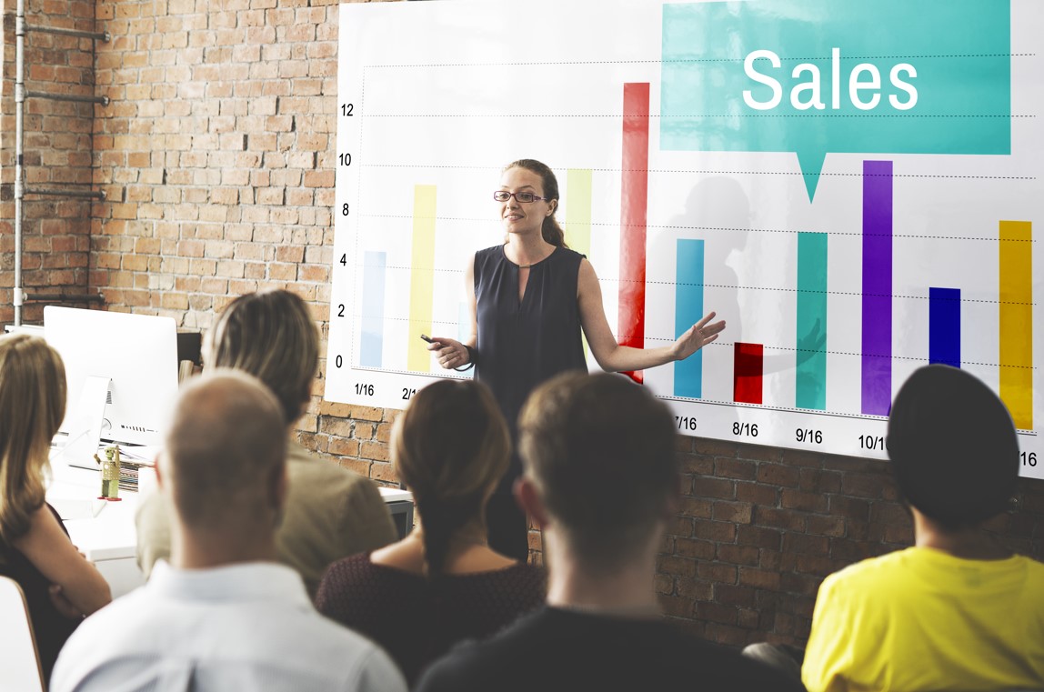 Presenting Solutions & Closing The Sale Presenting Solutions & Closing The Sale